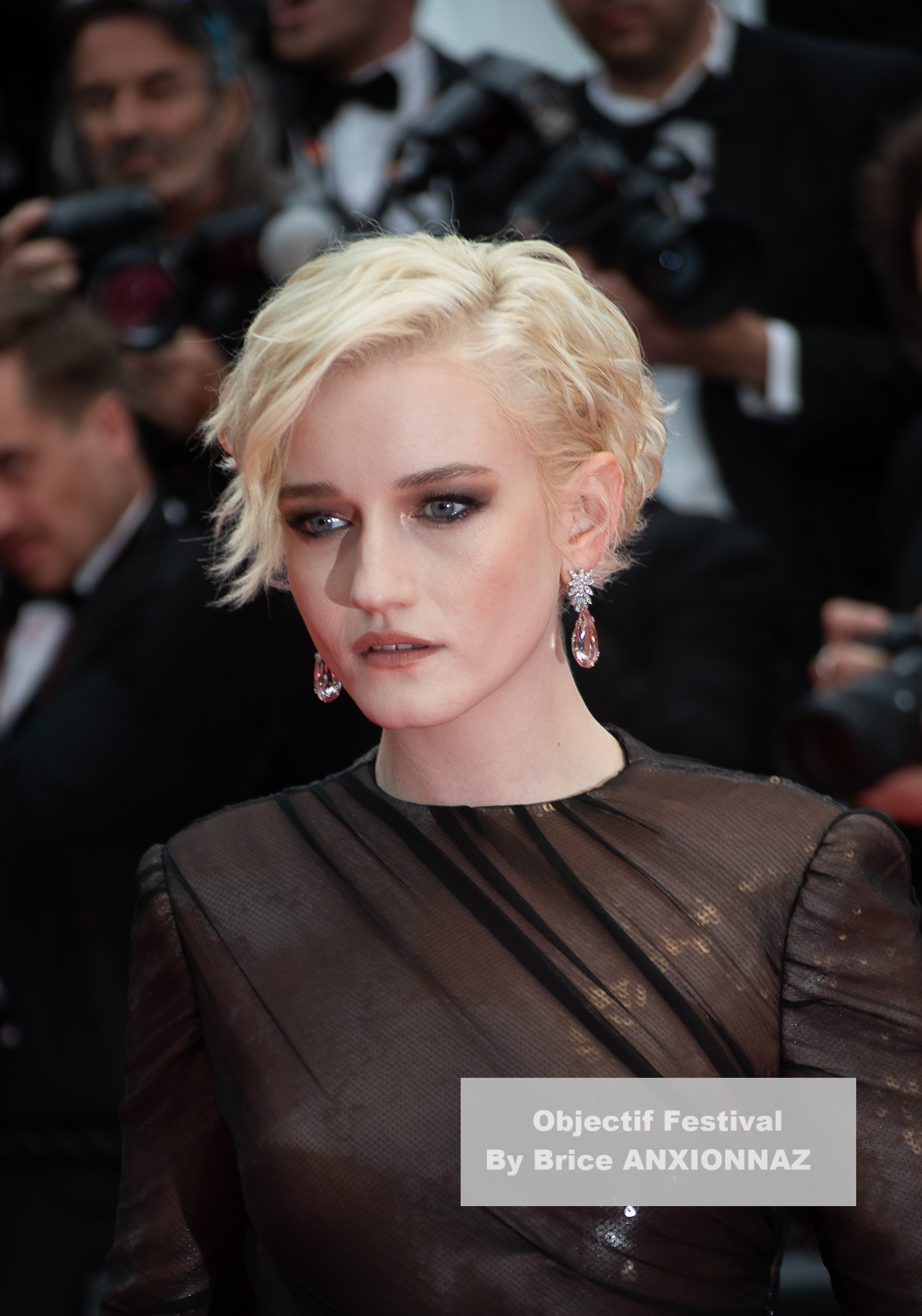 Fashion Week Julia Garner - Fashion Week at Cannes-2025-Partir-un-jour-redcarpet, Tapis on May 13th, 2025