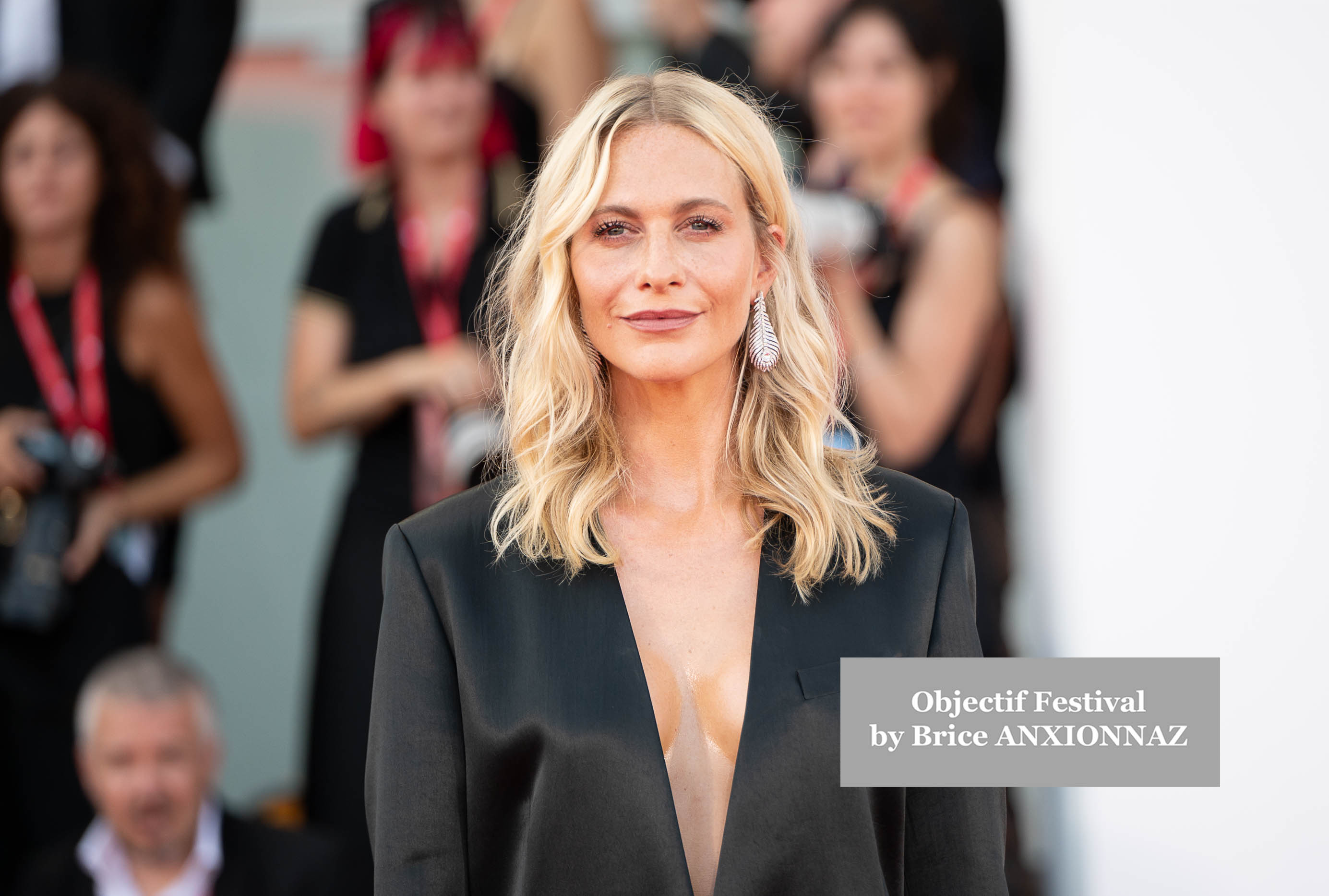 — italie venise cinema 81st mostra del cinema 28 08 2024 beetlejuice beetlejuice poppy delevingne
