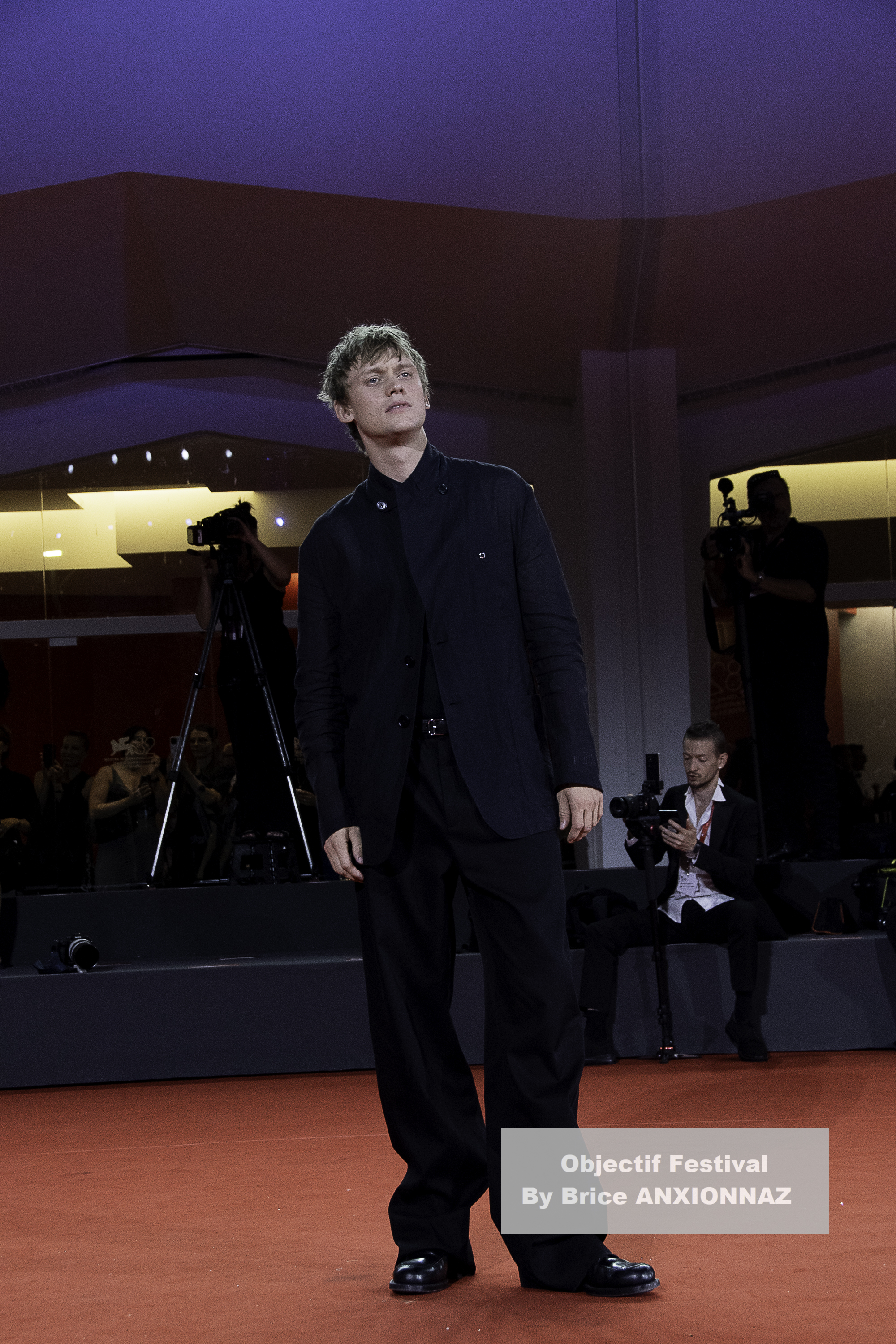 — italie venise cinema 82eme mostra del cinema 05 09 2025 silent friend enzo brumm