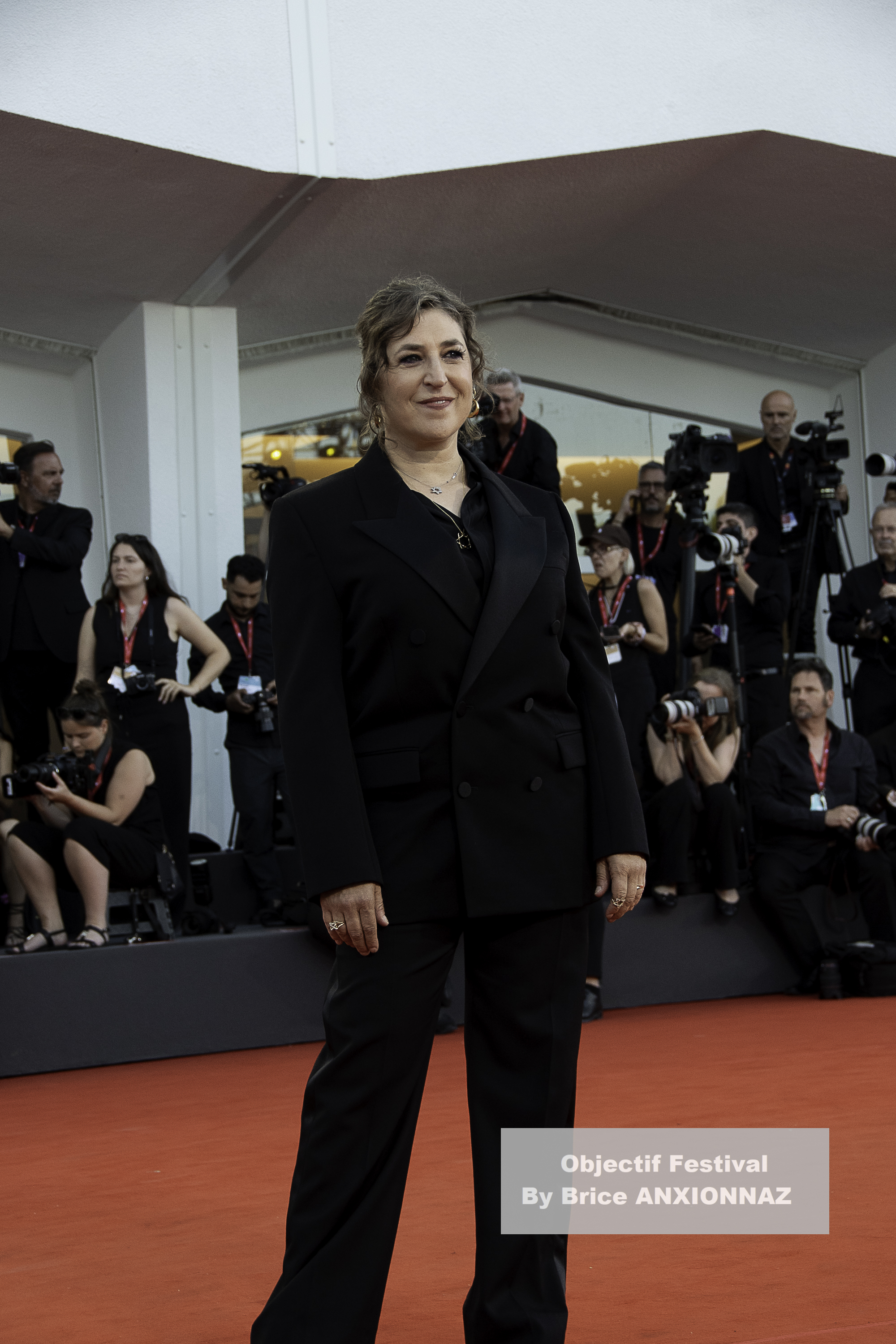 — italie venise cinema 82eme mostra del cinema 31 08 2025 father mother sister brother mayim bialik